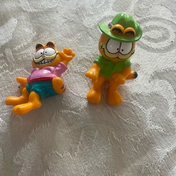 2 Garfield Figurines - Picture 5 of 7